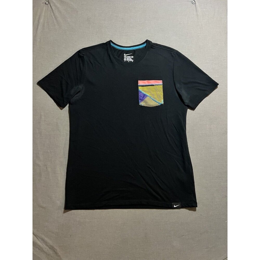 Kobe Bryant Nike Black Mamba Shirt Mens Medium Black Pocketed Short Sleeve Rare.
